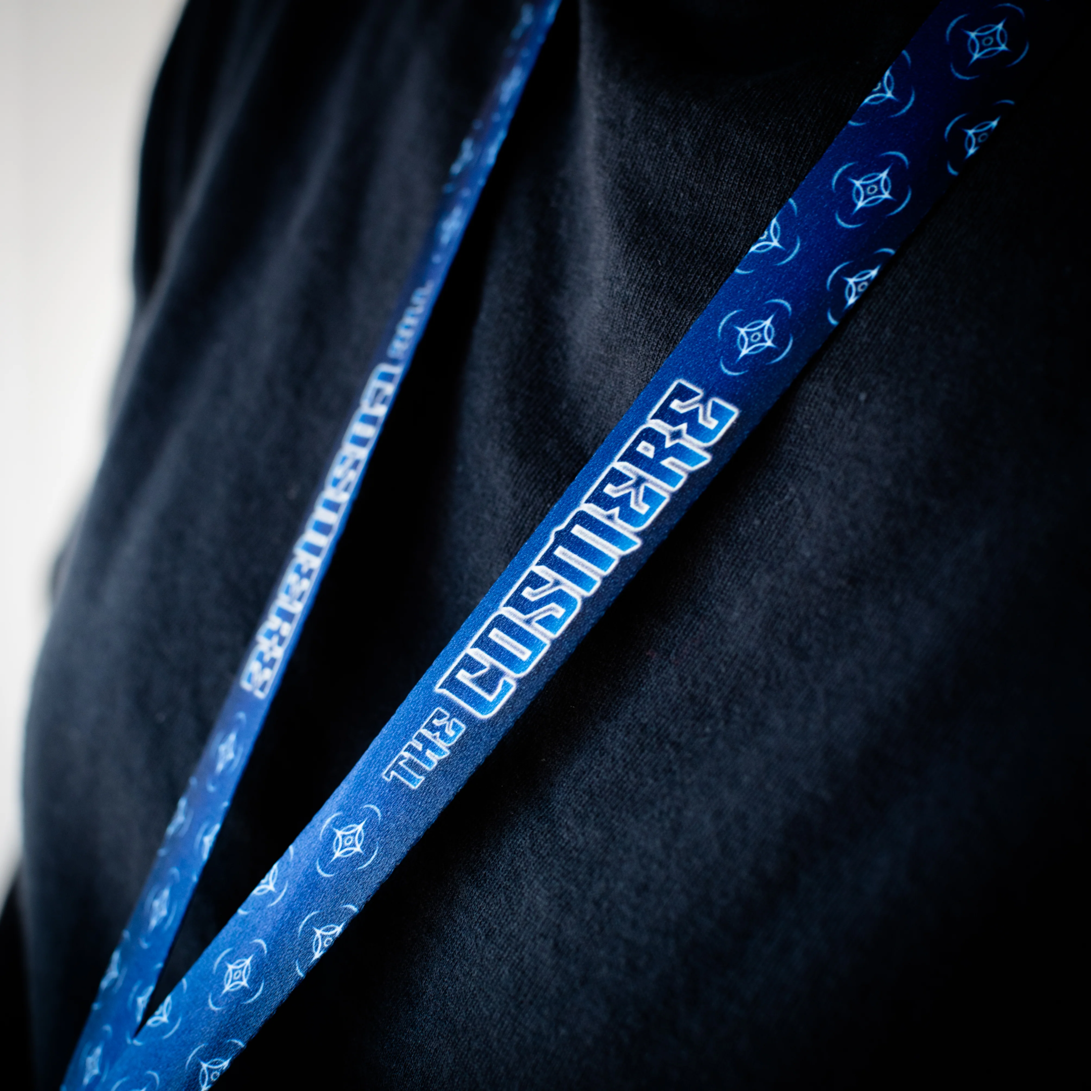 Lanyard Around the Neck (dragonsteelbooks.com)