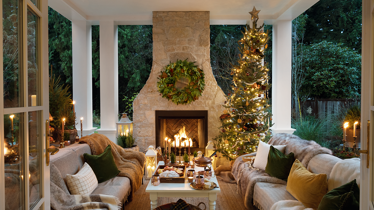 Christmas Decor (houseandhome.com)