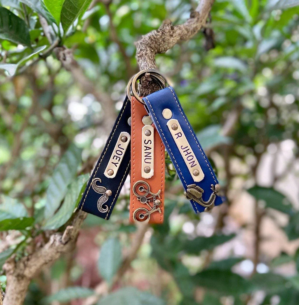Customized Keychains (thepeppystore.com)