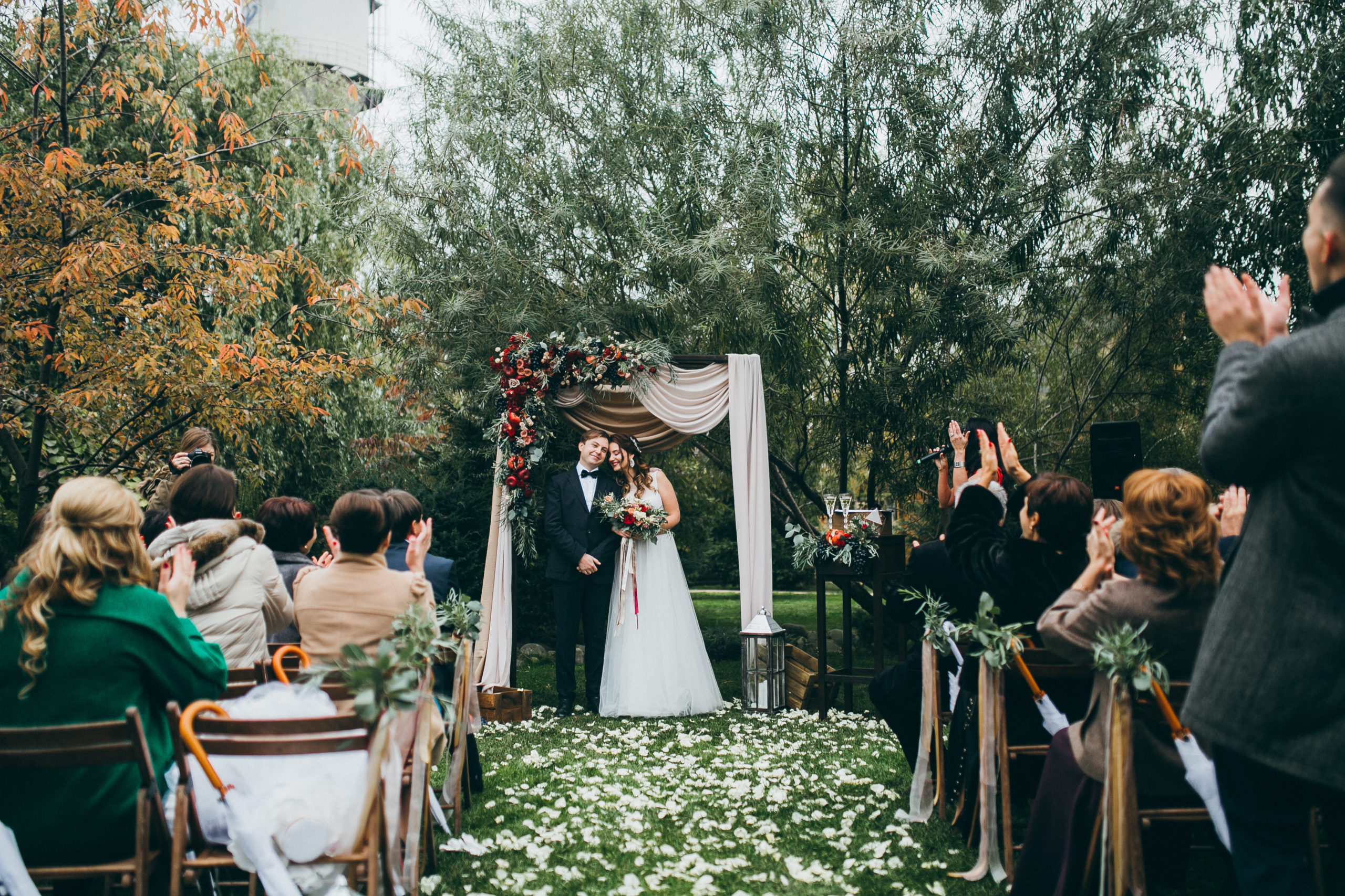 Backyard Wedding Ceremony (sugarhollowretreat.com)