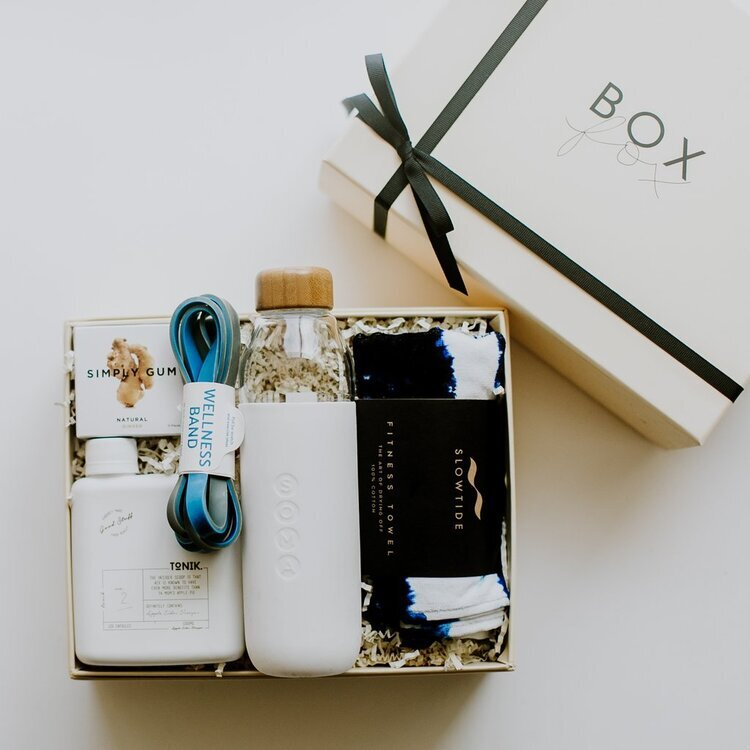 Box of Client Gifts (biaalvarezdesign.com)