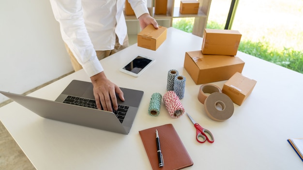 ecommerce businesses promotional gifts idea