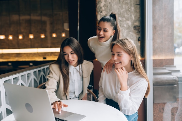 Ways to Support Female Entrepreneurs