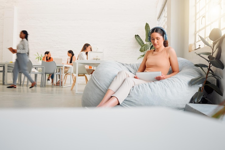 How Physical Spaces Impact Comfort and Engagement